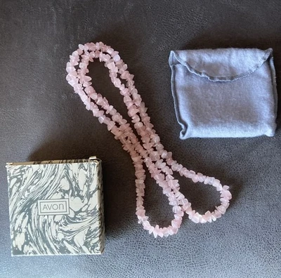 Collar de cuarzo rosa genuino Avon 1987 de colección 36" en bolsa y caja piedras semipreciosas Foto 1 de 4