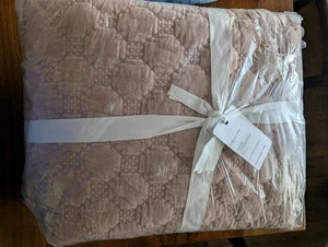 POTTERY BARN Velvet Lattice Stitch Quilt - King/CKing+1 Sham-Blush-NWT - Picture 1 of 6