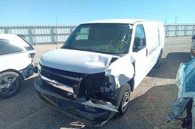 2017 Chevrolet Express 2500 Van 4.8L Engine Motor OEM 152K Miles - LKQ433465148 - Image 1 of 4