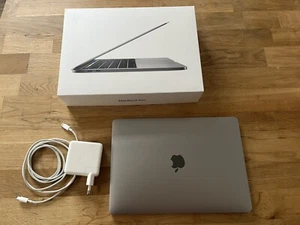 Apple MacBook Pro 13‘‘ Touch Bar - 2017 - A1706 - Space Grau - Display defekt - Bild 1 von 9