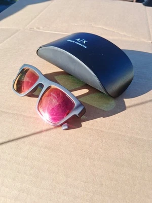 Gafas de sol Armani Exchange AX4088S-82946Q gris con estuche Foto 1 de 4