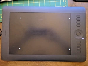 Wacom PTH-651 Intuos Pro Graphic Tablet w/PEN AND CABLE! Fully functioning - Picture 1 of 7