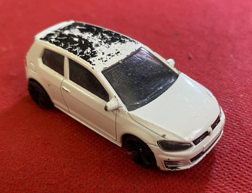MAJORETTE Auto VW GOLF GTI  VOLKSWAGEN scala 1:64 N° 264C metallo Bianco - Immagine 1 di 3