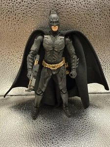 2017 Bandai S.H. Figuarts BATMAN THE DARK KNIGHT Christian Bale 6" Action Figure - Picture 1 of 9