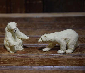 BRITAINS PLASTIC POLAR BEAR BOAR SOW BEARS ZOO TOYS 2PCS VINTAGE 1969 PLAYSET - Picture 1 of 15