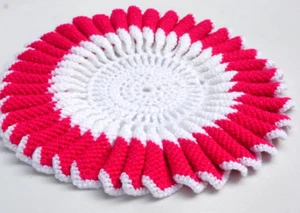 Vintage Large Pink and White Ruffle Doily Retro Shabby Chic Boho Cottagecore Hom - Picture 1 of 8