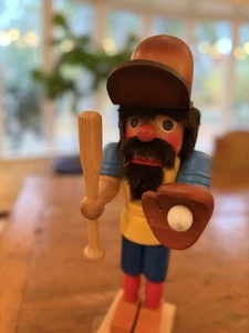 De colección Christian Ulbricht Cascanueces Béisbol Softbol Alemán T-Ball Madera 15” - Imagen 1 de 7