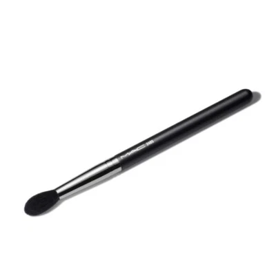 MAC 240S Large Tapered Blending Brush Synthetic Fibre Eye Shadow Brush - Image 1 of 4
