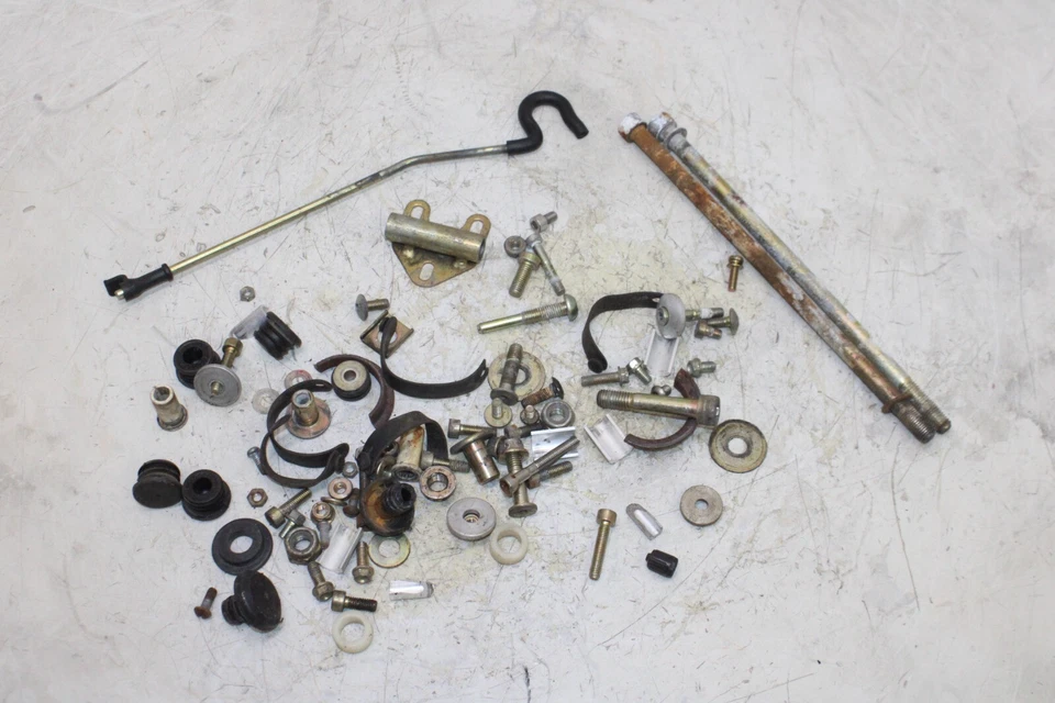 1998 DUCATI MONSTER 900 OEM PARAFUSOS DE MONTAGEM DE MOTOR HARDWARE PARAFUSOS DE MOTOR - Imagem 1 de 4