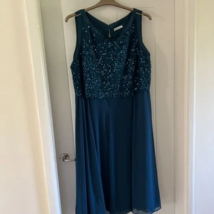 Sequin Detailed Dress by Jacques Vert 24 Beautiful Back Lace Effect Overlay VGC - Picture 1 of 12