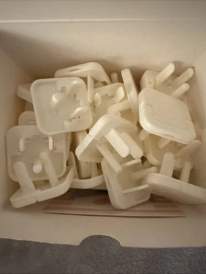 Cubiertas de toma de corriente enchufe a prueba de bebés - Paquete de 30 cubiertas de enchufe de seguridad eléctricas... Foto 1 de 2