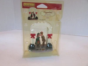 Lemax Village 52135 Mistletoe Kiss Figurine Retired   L135 - Picture 1 of 2