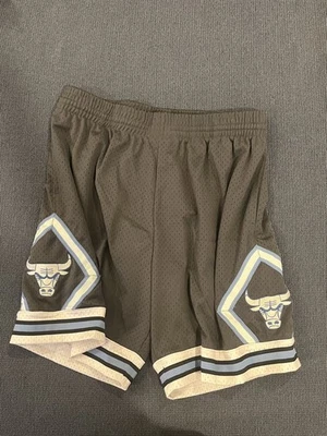 Pantalones Cortos Mitchell & Ness HWC Chicago Bulls Swingman Personalizados Alterados Talla XL Foto 1 de 4
