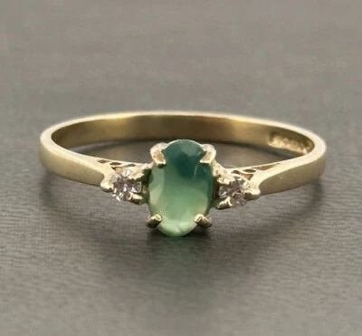 9ct Yellow Gold Green Agate Three Stone Ring Size N Hallmarked - Image 1 of 4