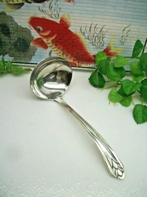 Cucharón de salsa International Winthrop Silver METROPOLITAN 1939 plateado Foto 1 de 4