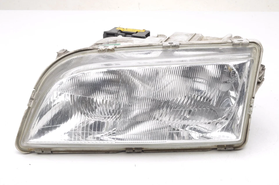 VOLVO V40 1.9 DI 115PS Scheinwerfer vorne links XENON Licht  30859758 - Bild 1 von 4