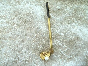 Signed MADE IN AMERICA Golf Club Pin, Gold Tone Metal With Faux Pearl Accent - Picture 1 of 2