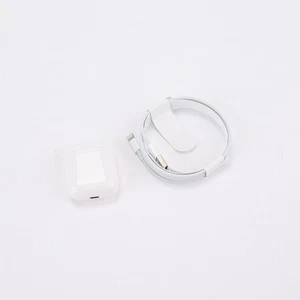 Apple Airpods with Charging Case - 2nd Gen SKU#1915534 - Photo 1 sur 5