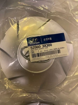 Tapa central de rueda GENUINA 1 PIEZA 17" para 11-14 Hyundai Elantra OEM 52960 3X300 Foto 1 de 2