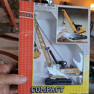 JOAL CATERPILLAR 1:50 SCALE DIE-CAST CAT 225 DIGGING CRANE 225 NEW IN BOX - Image 1 of 4
