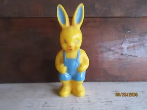 VINTAGE IRWIN HARD PLASTIC EASTER BUNNY RABBIT RATTLE TOY MADE IN U.S.A. - Picture 1 of 6