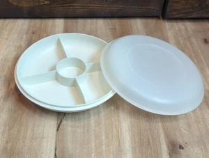 De Colección Tupperware 1708-5 Aperitivo Dividido Fruta Vegetal Dip Bandeja para Servir + Tapa - Imagen 1 de 5