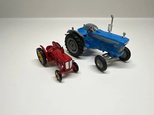 Trattore Corgi Toys Ford 5000 Super Major e trattore BM Volvo Gran Bretagna - Foto 1 di 8