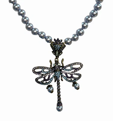 Collar Heidi Daus Libélula Imitación Azul Gris Perla + Cristales Swarovski 17"-21" Foto 1 de 4