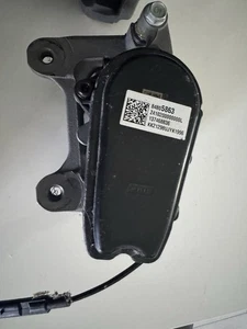 GM Rear Brake Caliper P# 84805863 - Picture 1 of 2