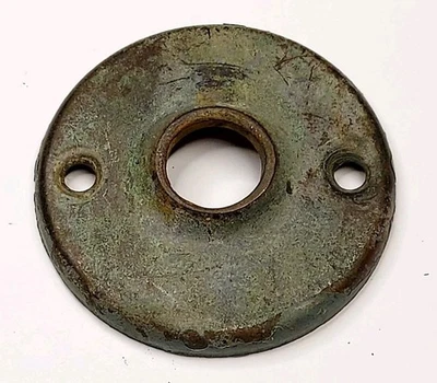 Antiguo escudo roseta de latón de 2" para perilla de puerta herrajes de puerta Estate Find D Foto 1 de 4