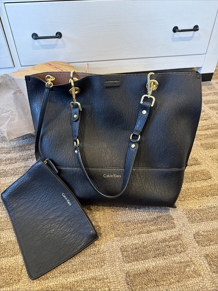 Bolso hobo calvin klein negro con bolsa Foto 1 de 4