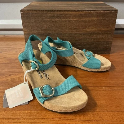 Sandalia Papillon By Birkenstock para mujer con estampado de reptiles Soley con correa de cuña talla 9 Foto 1 de 4