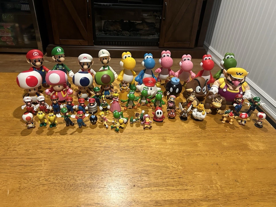 Lote Varios Juguetes Coleccionables Super Mario Bros. 2007-2010 Foto 1 de 4