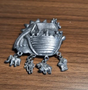 VINTAGE PEWTER SILVER TONED NOAH'S ARK BROOCH - Picture 1 of 5