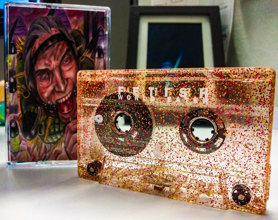 Fetish "World Eater" CS gold and red glitter cassette poison idea long knife dri - Image 1 of 1