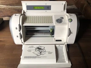 CRICUT Personal Electronic Cutter Machine CRV001 W/ Power Cable - Picture 1 of 12