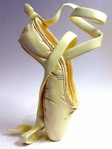 En Pointe in Champagne Ballett Pantoffel Zehenpartie Tanz königlich hübsch genau der richtige Schuh - Bild 1 von 3
