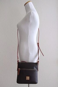 Portacartas DOONEY & BOURKE EVA Estilo # EV725 BM, Marrón Tmoro - Imagen 1 de 1