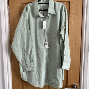 Van Heusen Button Up Shirt Mens 18 1/2 . 32 /33 BIG Green Poplin Long Sleeve NEW - Picture 1 of 2