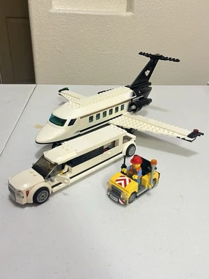 Complete Lego 60102 Airport VIP Service jet airplane aircraft - Image 1 of 4