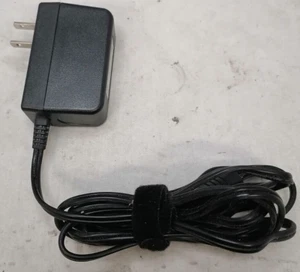 DVE DSA-0131F05 US 13 Switching Adapter (5V/2.5A) - Picture 1 of 4