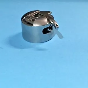Capsula bobina per macchine da cucire Bernina 830, 930,1120, 1130, 1230, 1260, 1530 - Foto 1 di 7