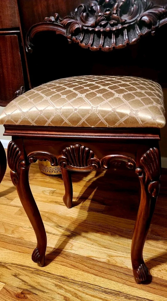 Banqueta vaidade de madeira mogno para sala de maquiagem e banho... - Imagem 1 de 2