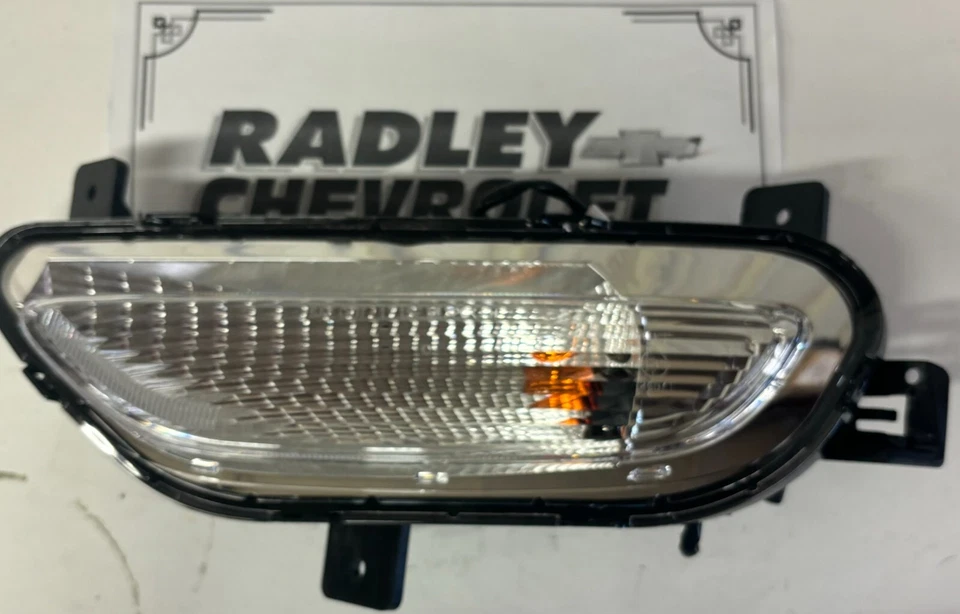 NUEVO GM OEM 17-20 PERNOS EV LÁMPARA DELANTERA LUCES DE SEÑAL - CONJUNTO DE LÁMPARA DE SEÑAL IZQUIERDA 42663533 Foto 1 de 1