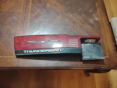 Conjunto de luz trasera izquierda FORD THUNDERBIRD 89 90 91 Foto 1 de 4