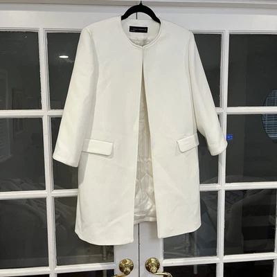 Beautiful Zara Woman White Blazer/Jacket Cardigan Sz. M - Image 1 of 4