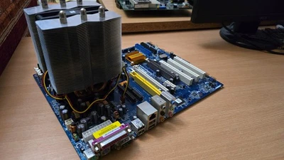 ASRock 939Dual-SATA2 motherboard + AMD Athlon 64 3200+ CPU and 2GB RAM - Image 1 of 4