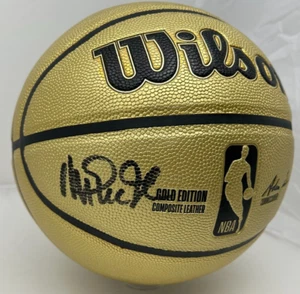 Magic Johnson Signed Wilson Replica Basketball Gold Edition Beckett 659 - Picture 1 of 4