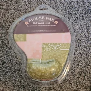 Brand New Mouse Pad With Gel Wrist Rest Green & Pink Bandana Print Sealed - Picture 1 of 2