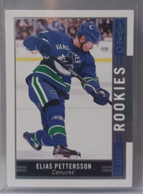 Lot of 2 18-19 OPC Elias Pettersson Rookie Cards (Marquee and Glossy Rookie) - Image 1 of 4